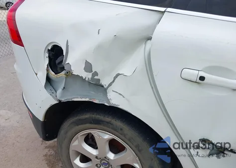 2013 Volvo Xc60 3.2 Premier из США, поврежденный, VIN YV4952DL2D2429382